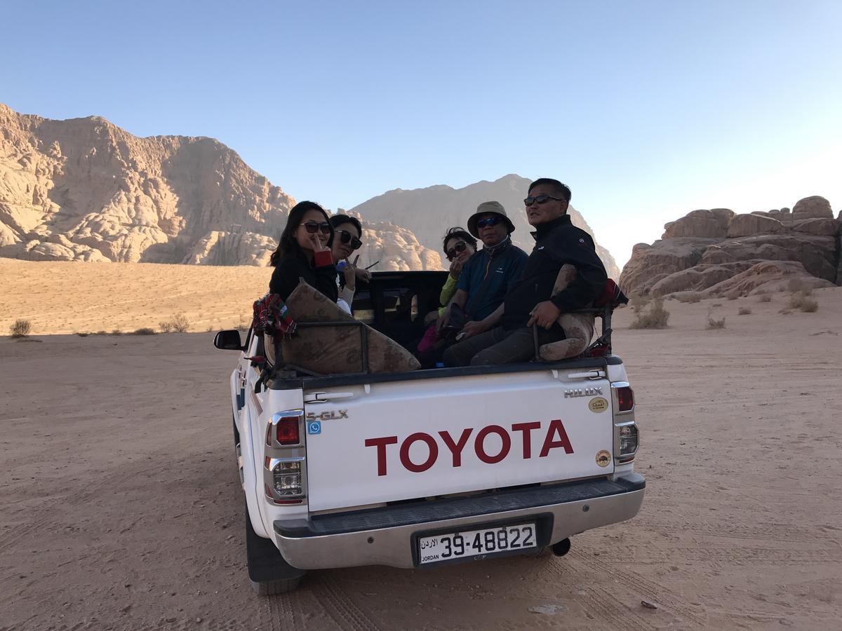 Nights With Bedouin & Jeep Tours Panzió Rum vádi Kültér fotó