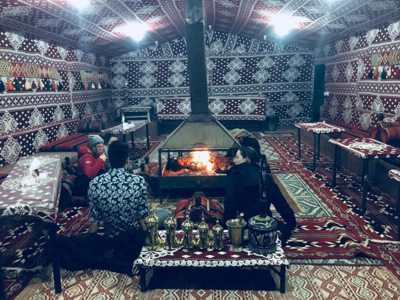 Nights With Bedouin & Jeep Tours Panzió Rum vádi Kültér fotó