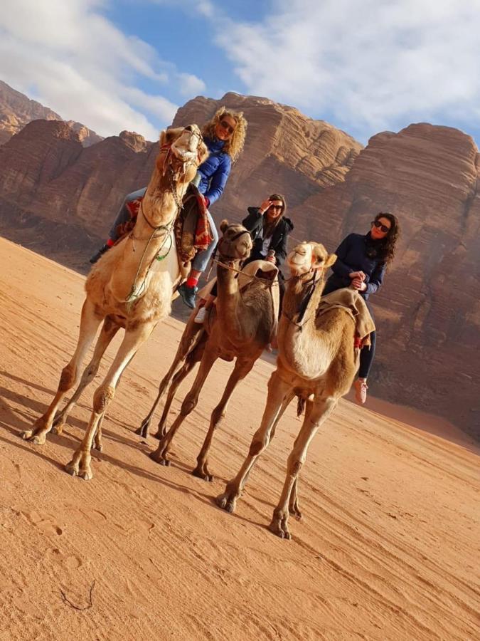 Nights With Bedouin & Jeep Tours Panzió Rum vádi Kültér fotó