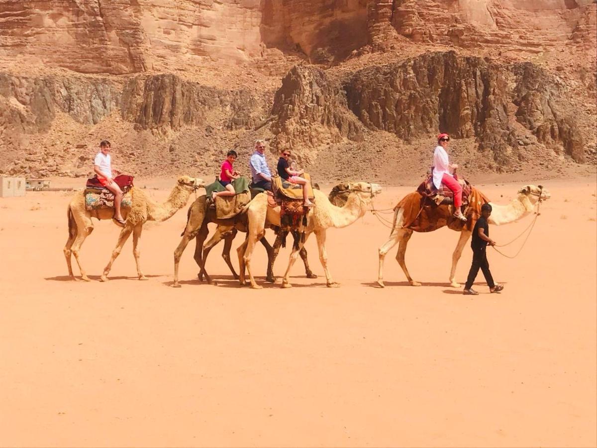 Nights With Bedouin & Jeep Tours Panzió Rum vádi Kültér fotó